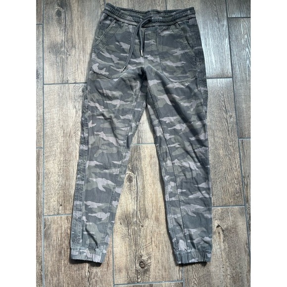 Athleta Camo Farallon Jogger Casual Athleisure Women's Size 2 - Picture 2 of 8